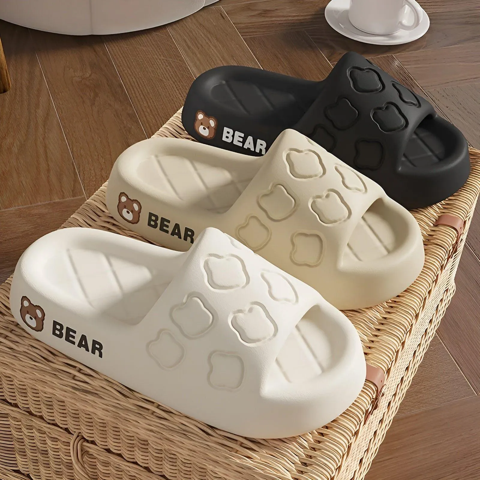 Axelle Slippers - Weicher Damen-BadeHausschuhe mit Bärenprint