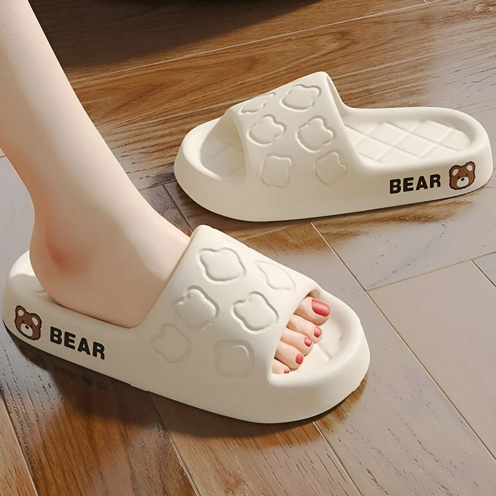 Axelle Slippers - Weicher Damen-BadeHausschuhe mit Bärenprint