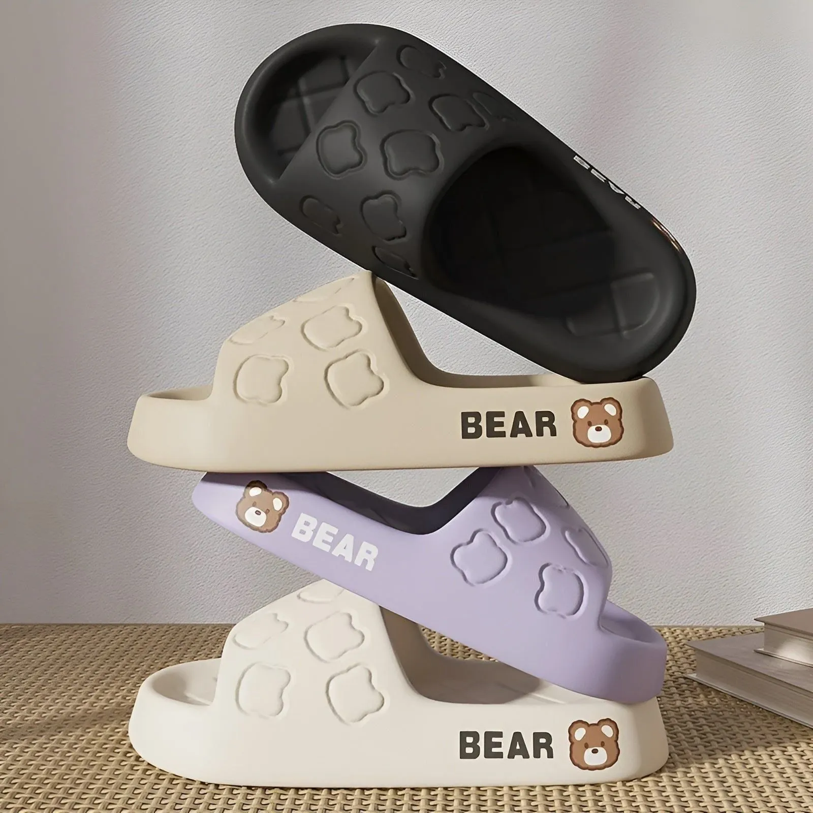 Axelle Slippers - Weicher Damen-BadeHausschuhe mit Bärenprint