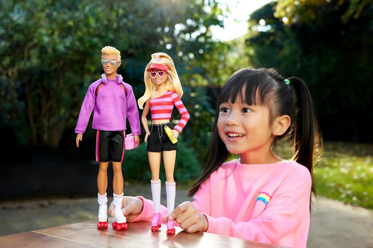 Barbie 65th Anniversary Fashionistas Set with 2 Roller-Skating Fashion Dolls & 6 Accessories for Kids Ages 3 