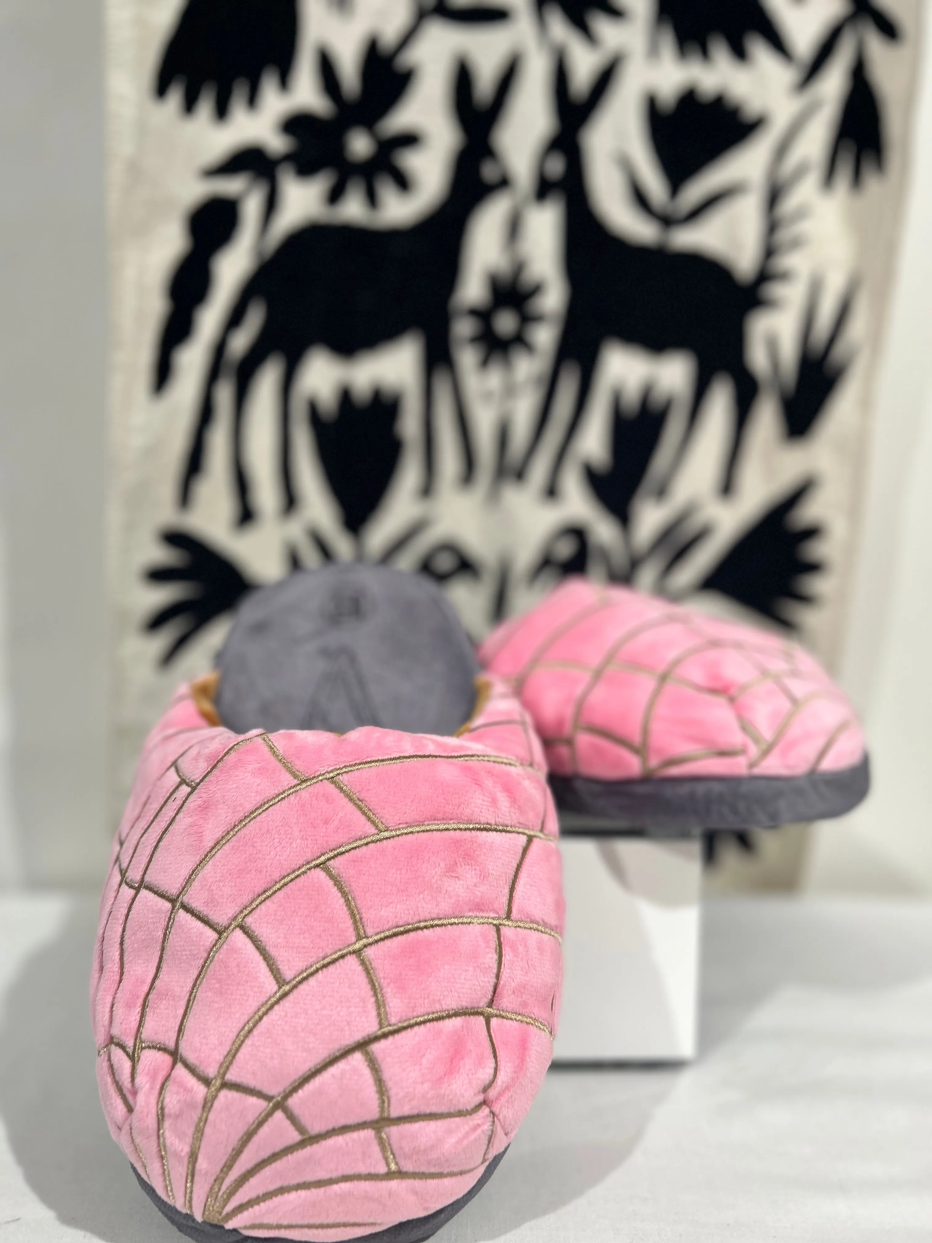 Concha Slippers