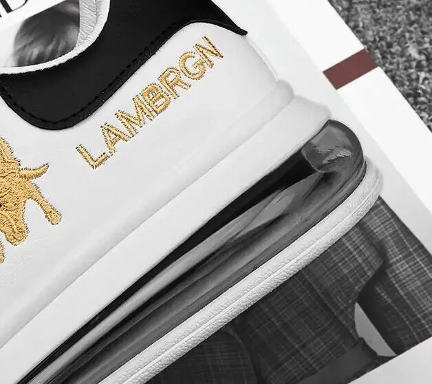 Embroidery Decoration Low Top Sneakers