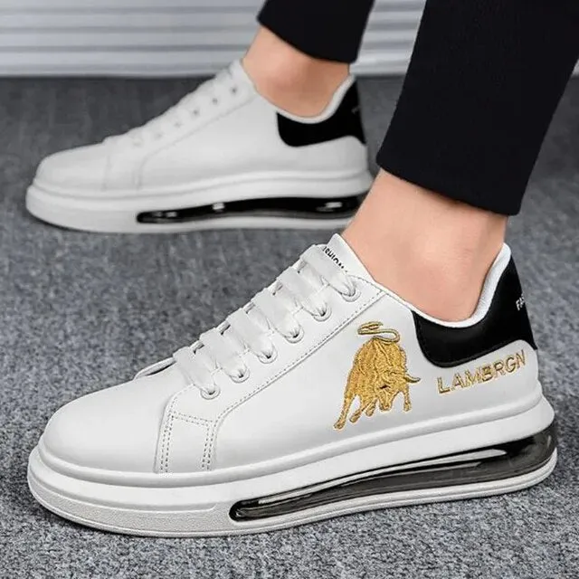 Embroidery Decoration Low Top Sneakers