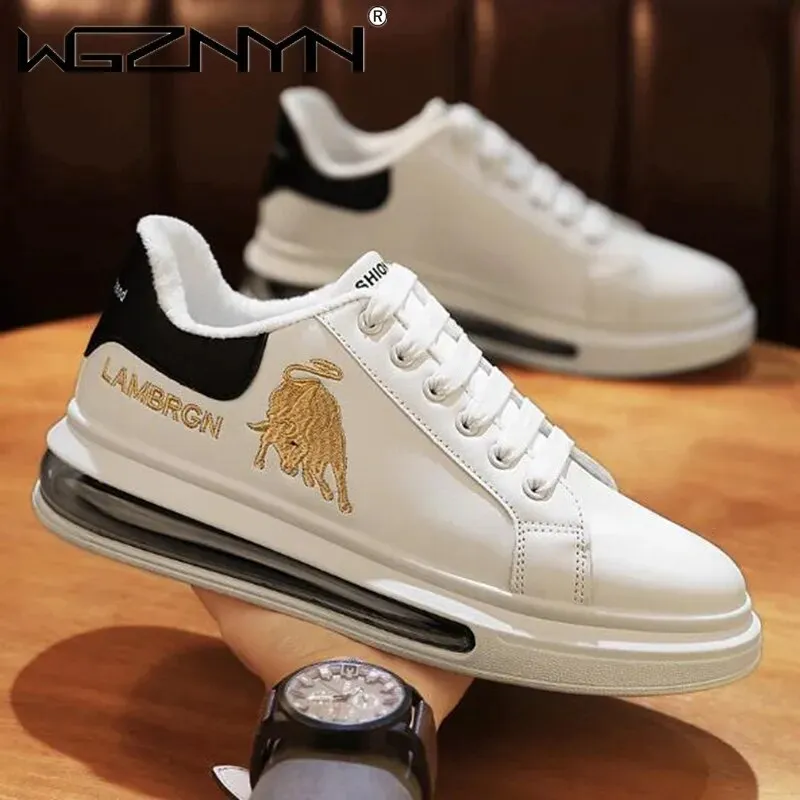 Embroidery Decoration Low Top Sneakers