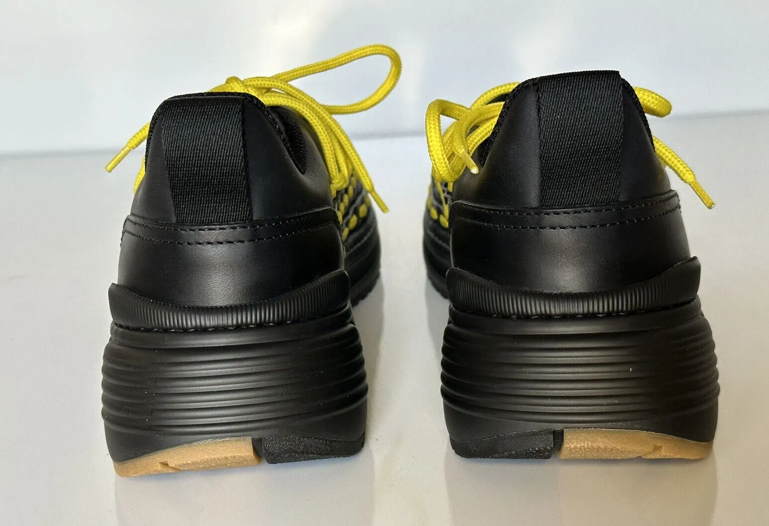 NIB $950 Bottega Veneta Mens Leather Black/Yellow Sneakers 9 US (42) 578305 1013