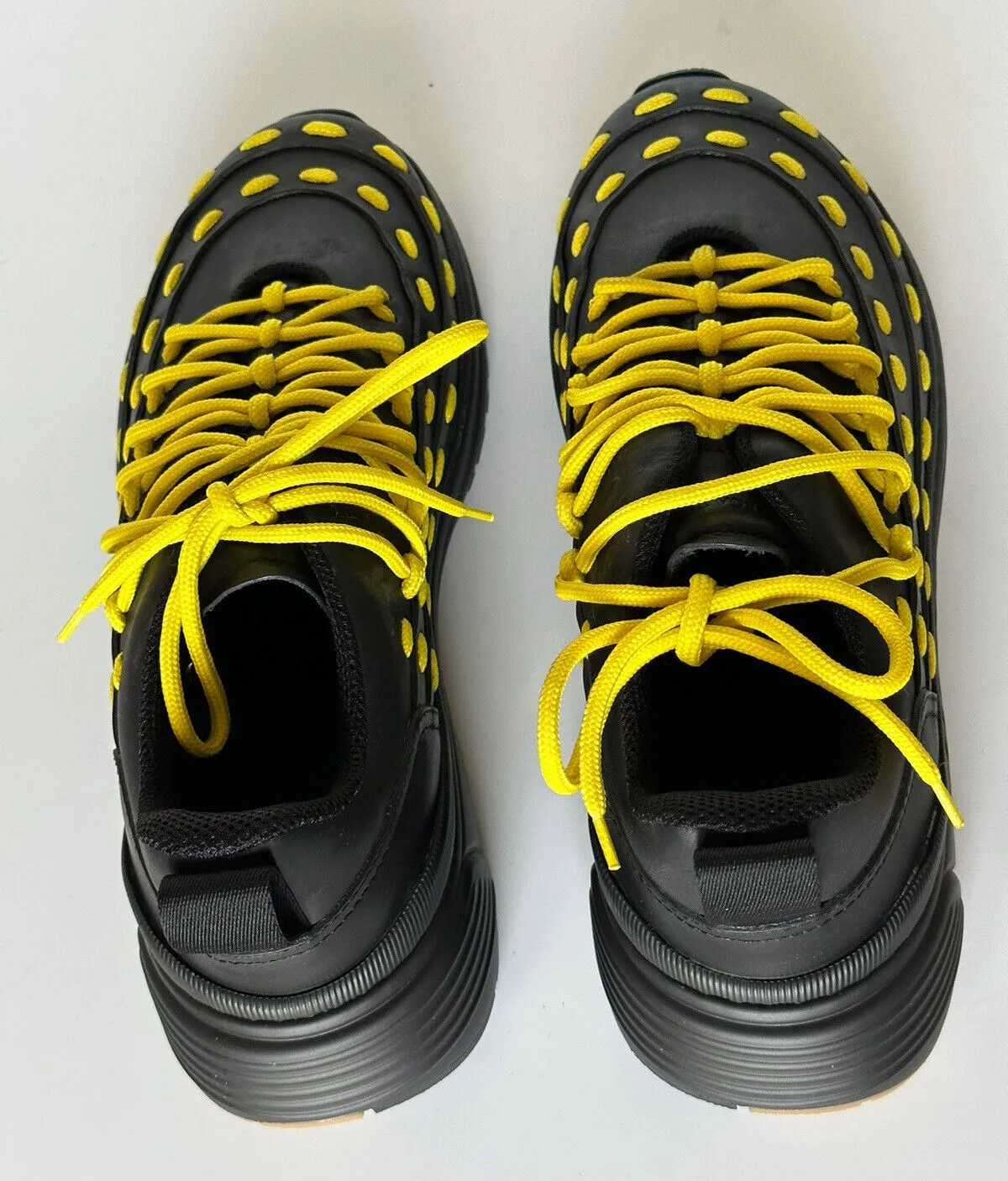 NIB $950 Bottega Veneta Mens Leather Black/Yellow Sneakers 9 US (42) 578305 1013