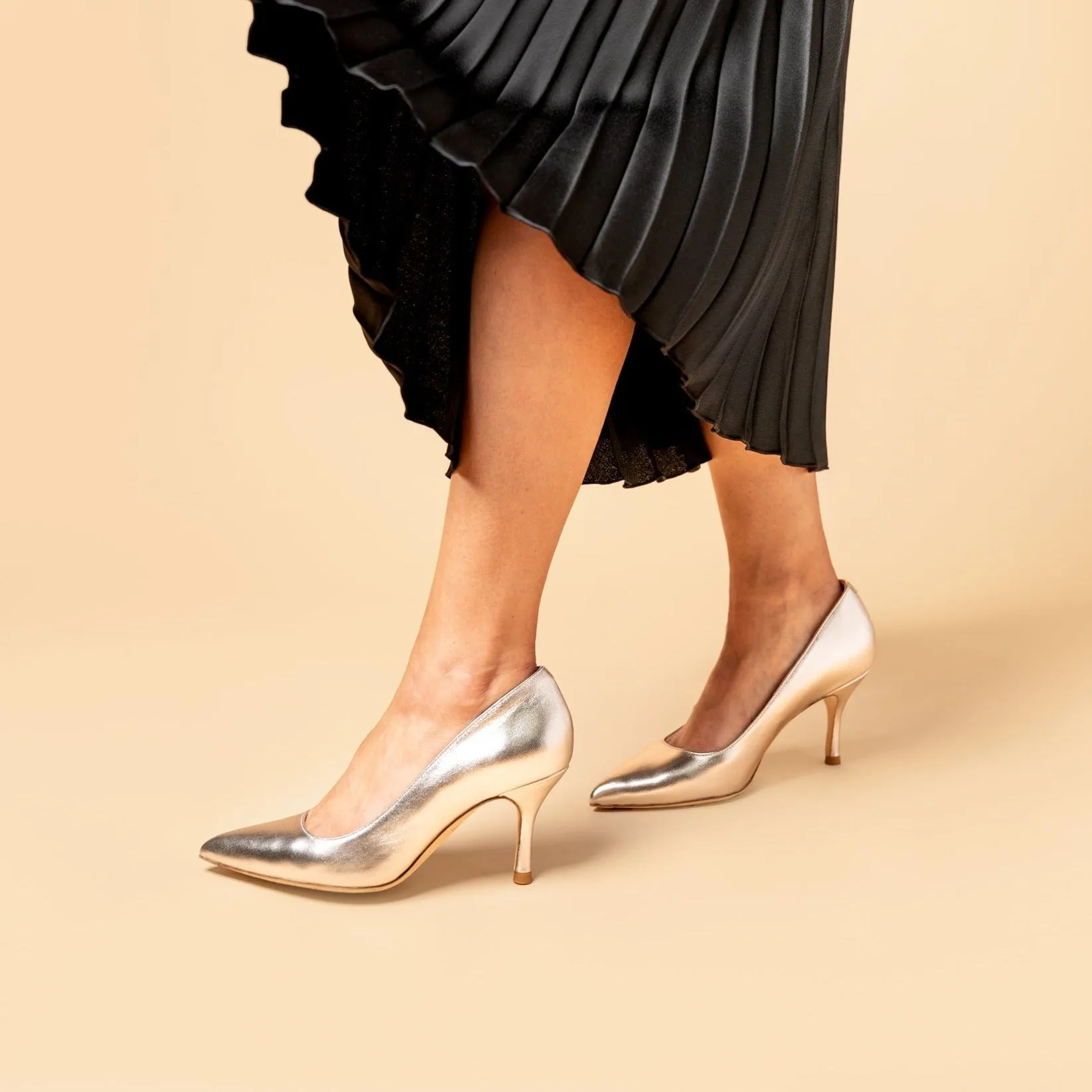 [SAMPLE] Silver Metallic Leather Pump