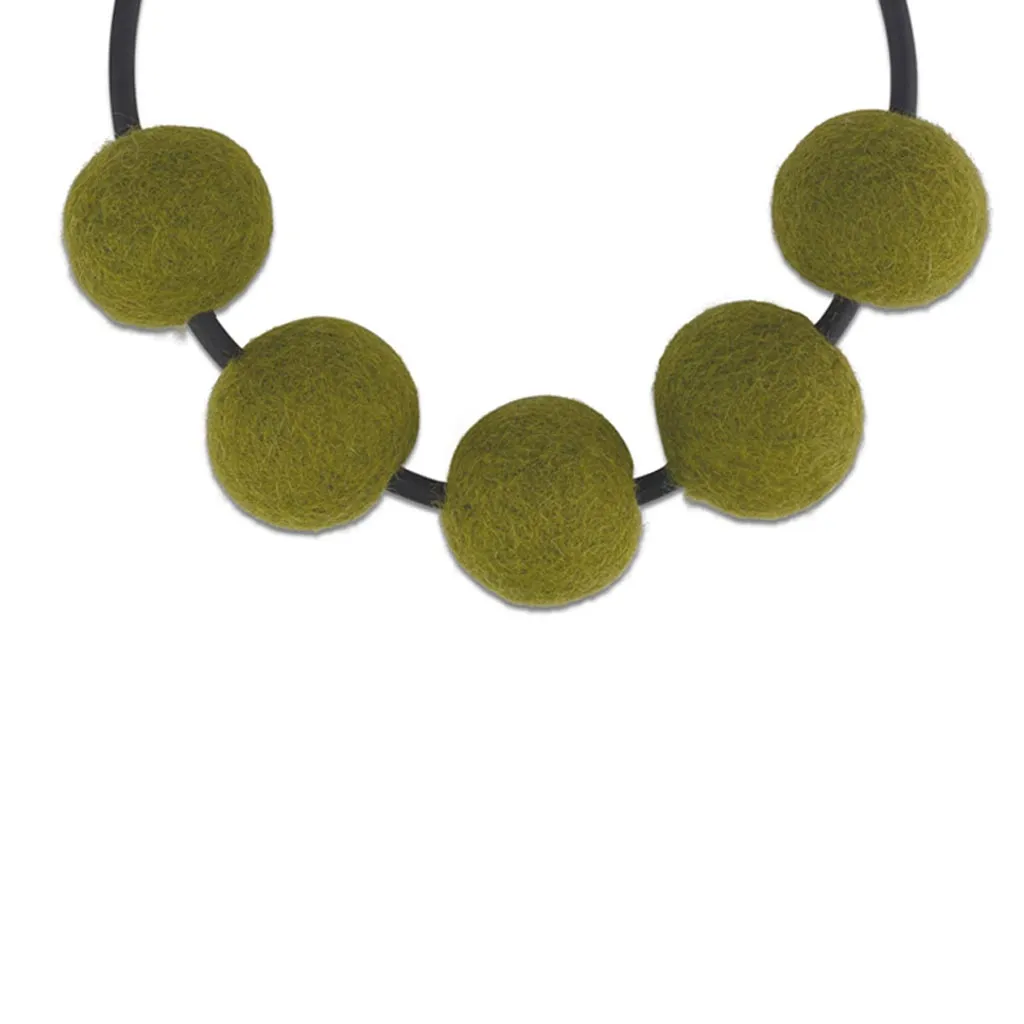 short felt necklace: chunky 5fb necklace