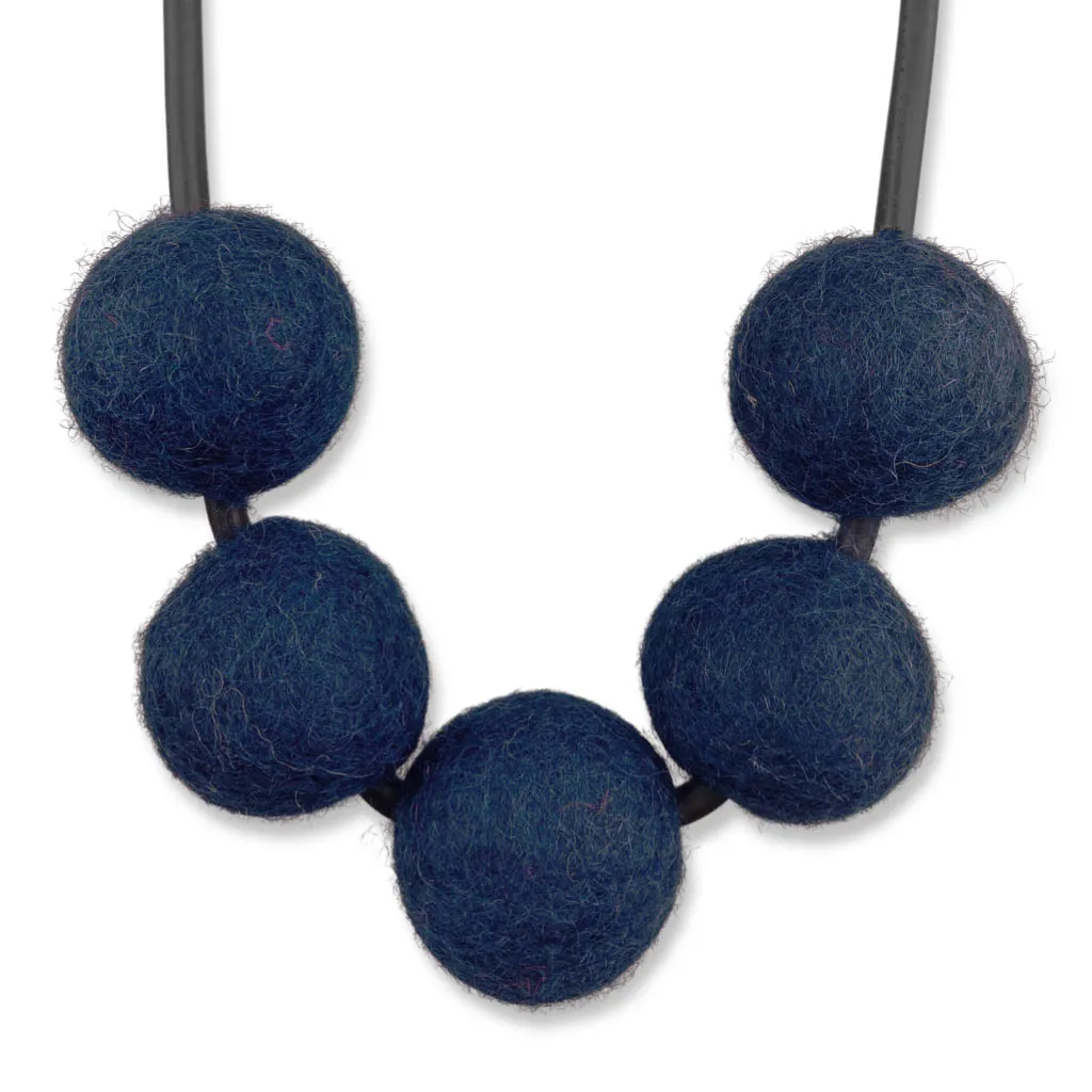 short felt necklace: chunky 5fb necklace