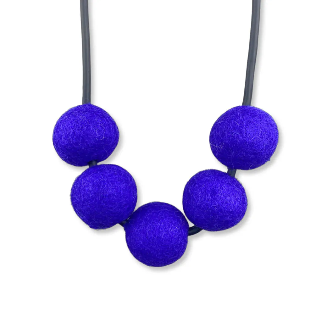 short felt necklace: chunky 5fb necklace
