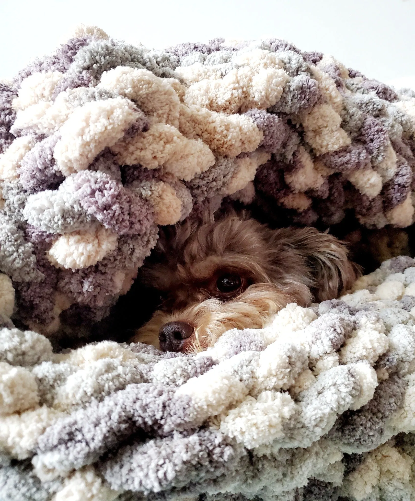 Soft and Cozy Chunky Knit Blanket Medium 40x40 - Perfect for Cuddling Up on Cold Winter Nights